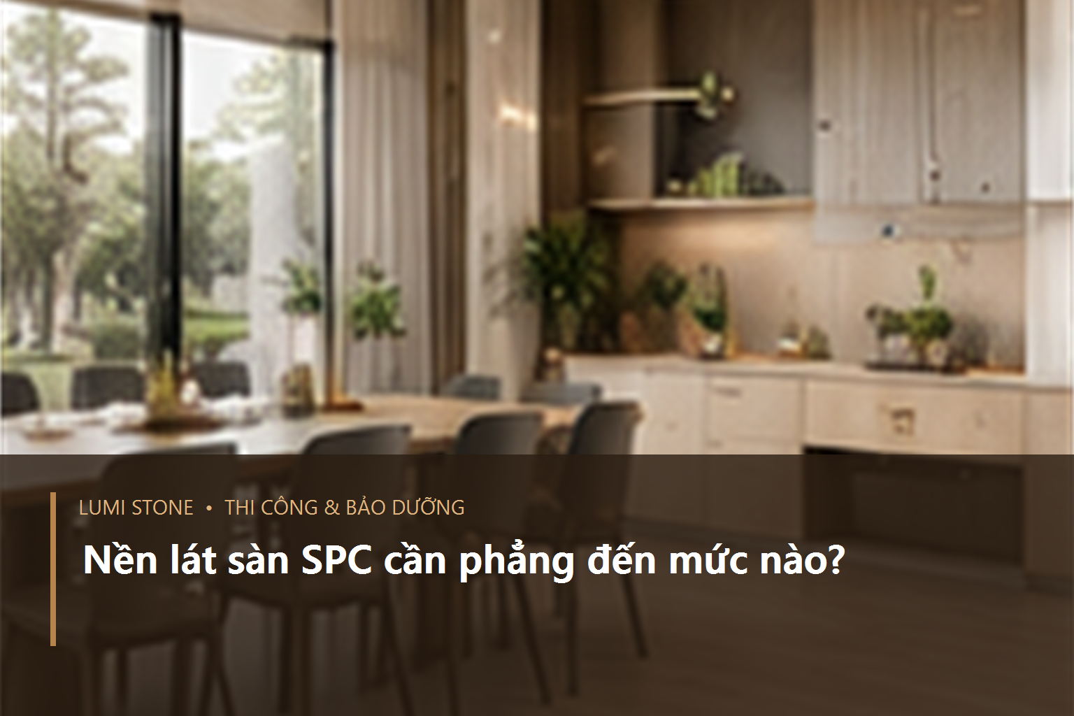 Thợ dùng thước thẳng kiểm tra độ phẳng của nền trước khi lát sàn SPC