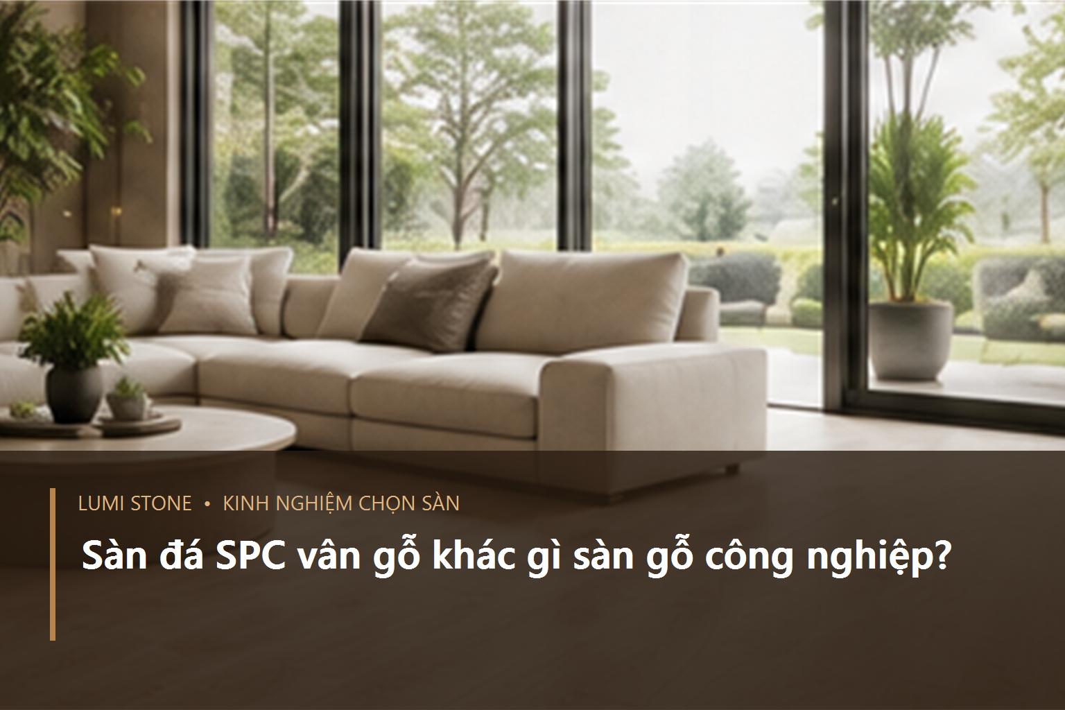 Hai mẫu sàn SPC vân gỗ và sàn gỗ công nghiệp được đặt cạnh nhau để so sánh